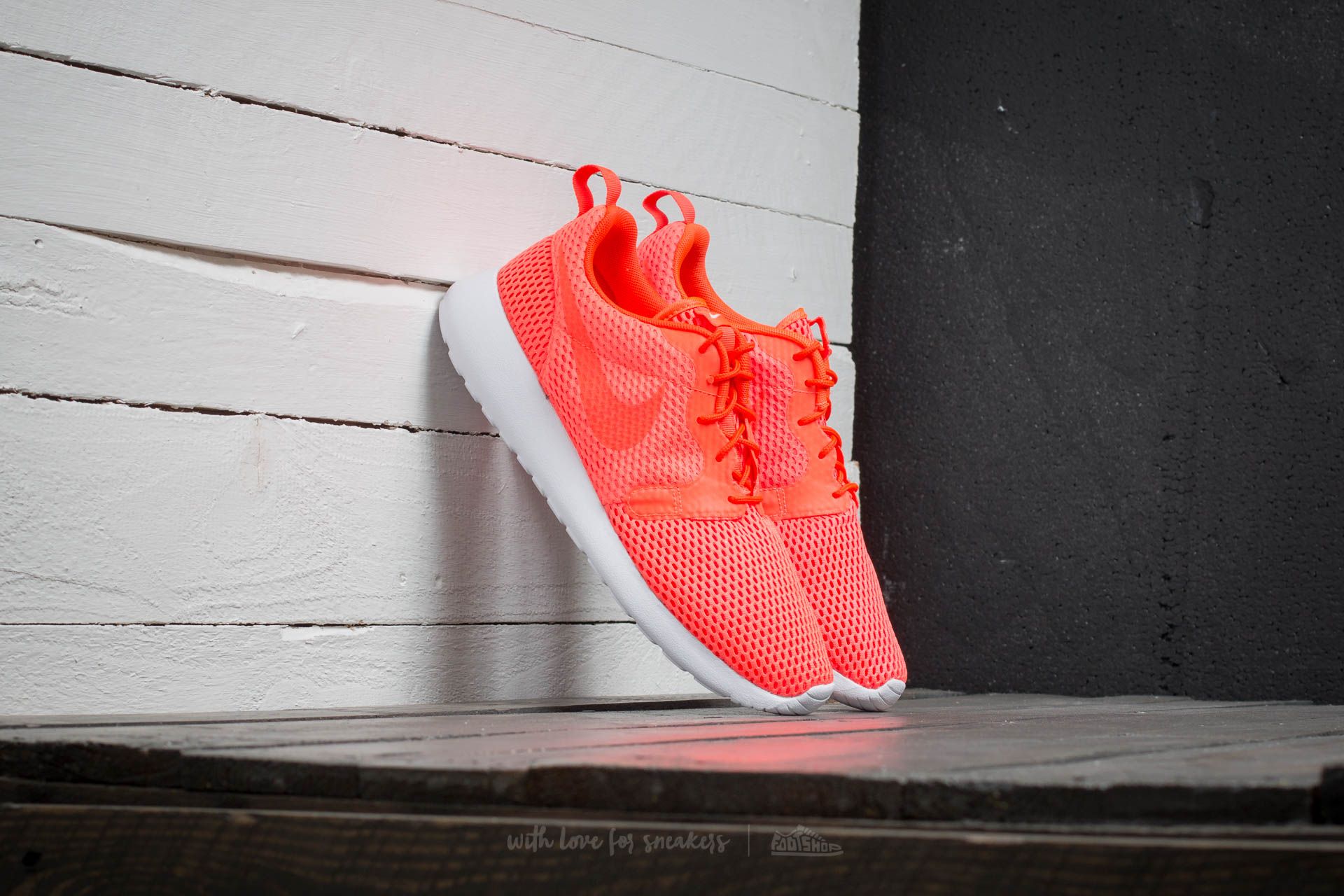 Men s shoes Nike Roshe One Hyp BR Total Crimson Total Crimson
