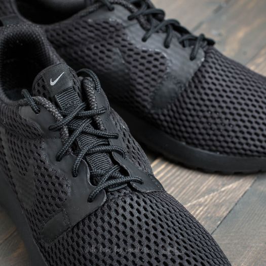 Nike all store black roshe