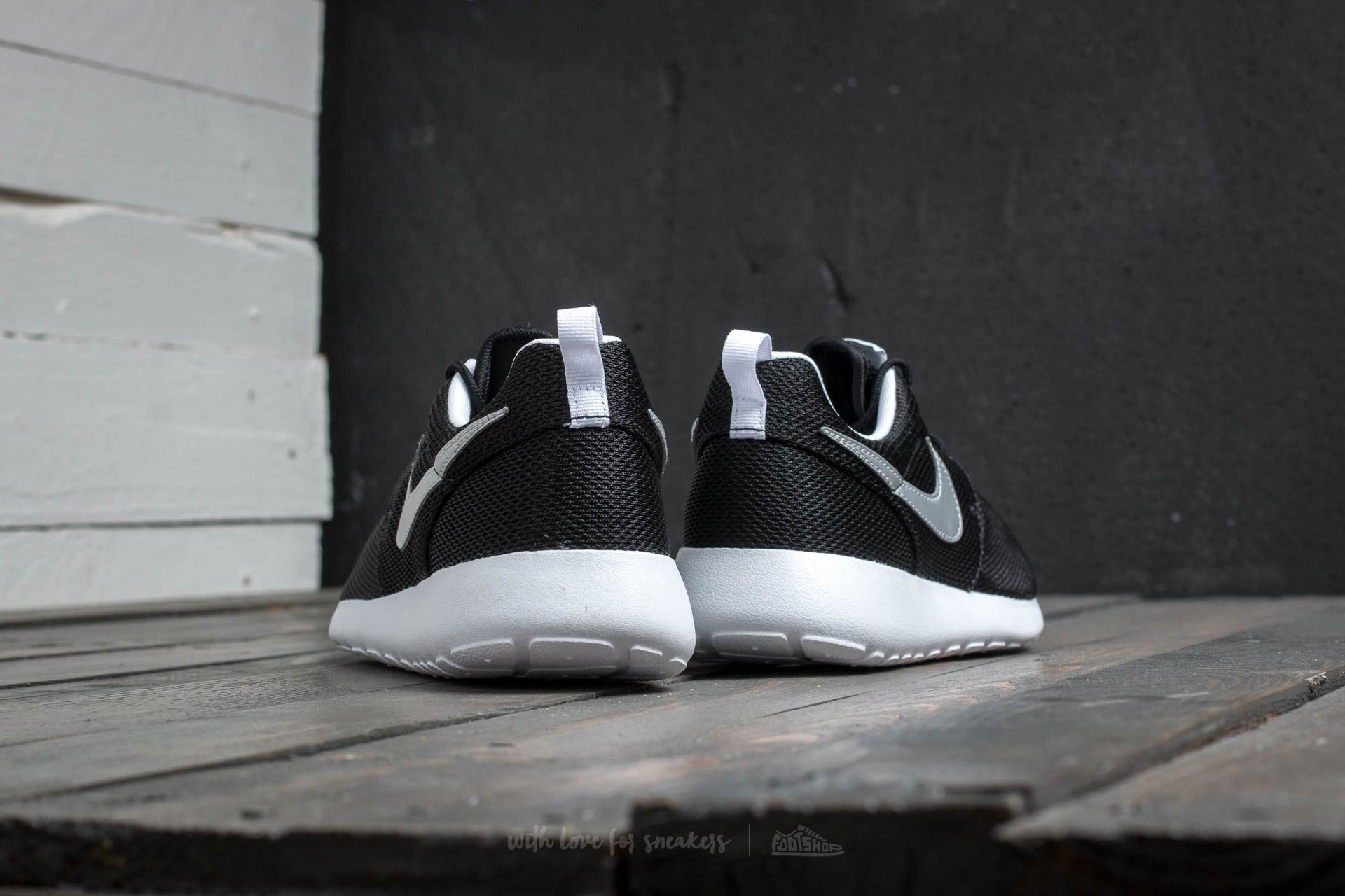 Roshe one black metallic new arrivals silver white