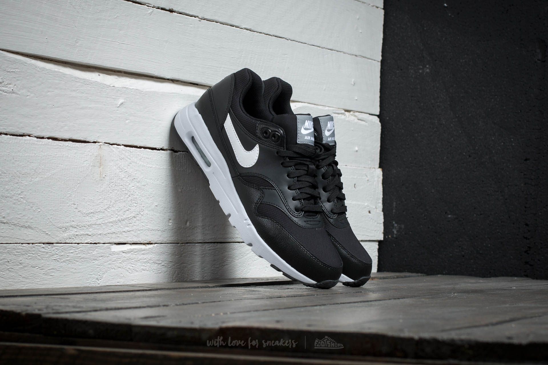 Dámske topánky a tenisky Nike W Air Max 1 Ultra Essentials Black/ White- Steal Th- Pure Platinum