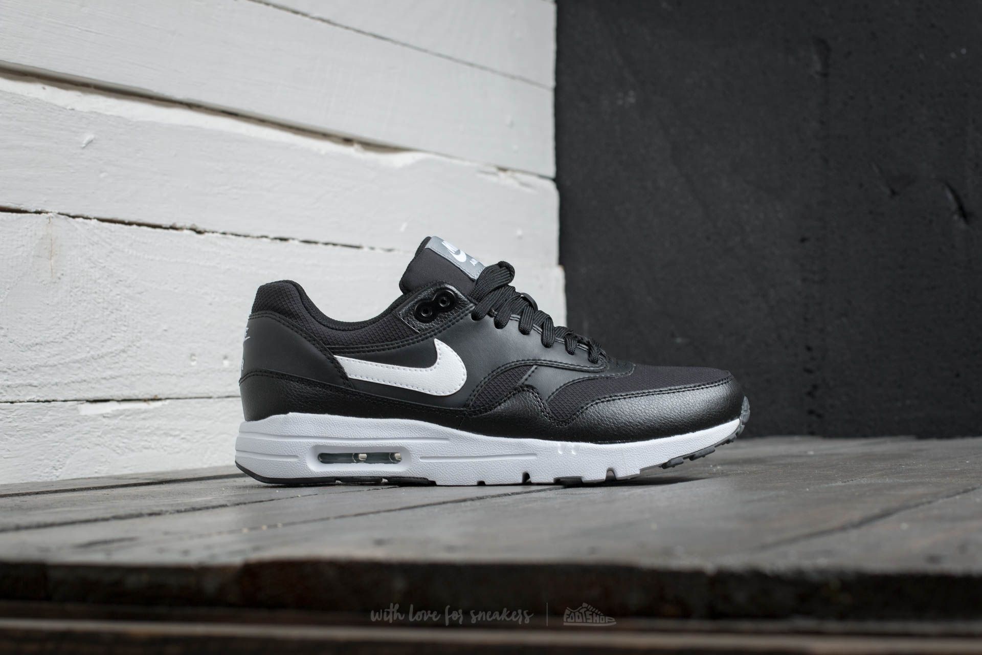 Dámske topánky a tenisky Nike W Air Max 1 Ultra Essentials Black/ White- Steal Th- Pure Platinum