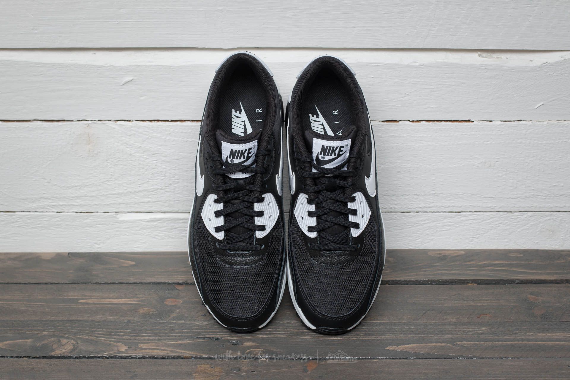 Buty damskie Nike WMNS Air Max 90 Essential Black/ White-Metallic Silver