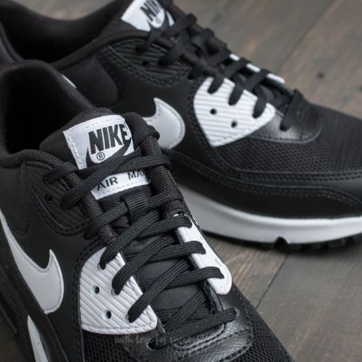 Air max 9 essential black & silver hotsell