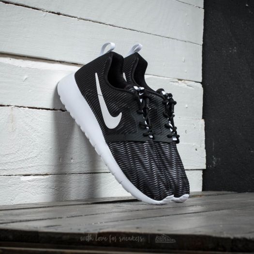 nike roshe run black white men