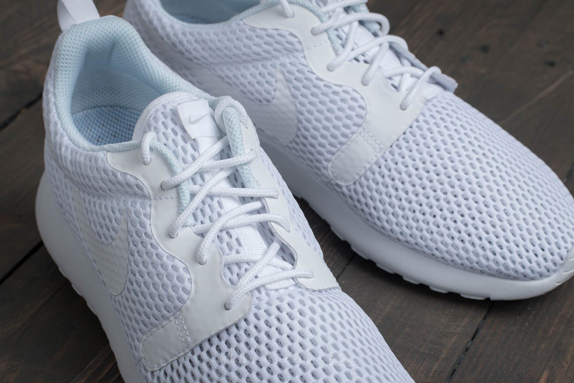 Women s shoes Nike W Roshe One Hyper BR White White Pure Platinum Footshop