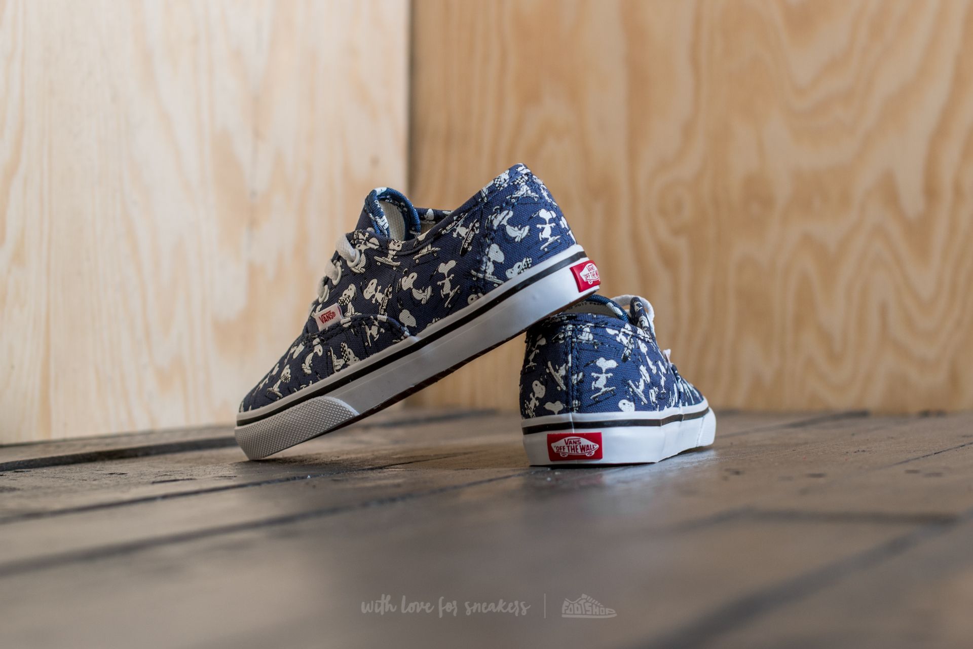 Laste tossud ja kingad Vans x Peanuts Authentic Snoopy/ Skating