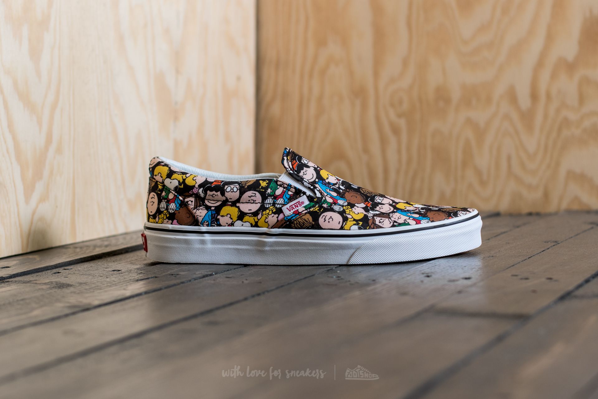 Snoopy slip on vans cheap