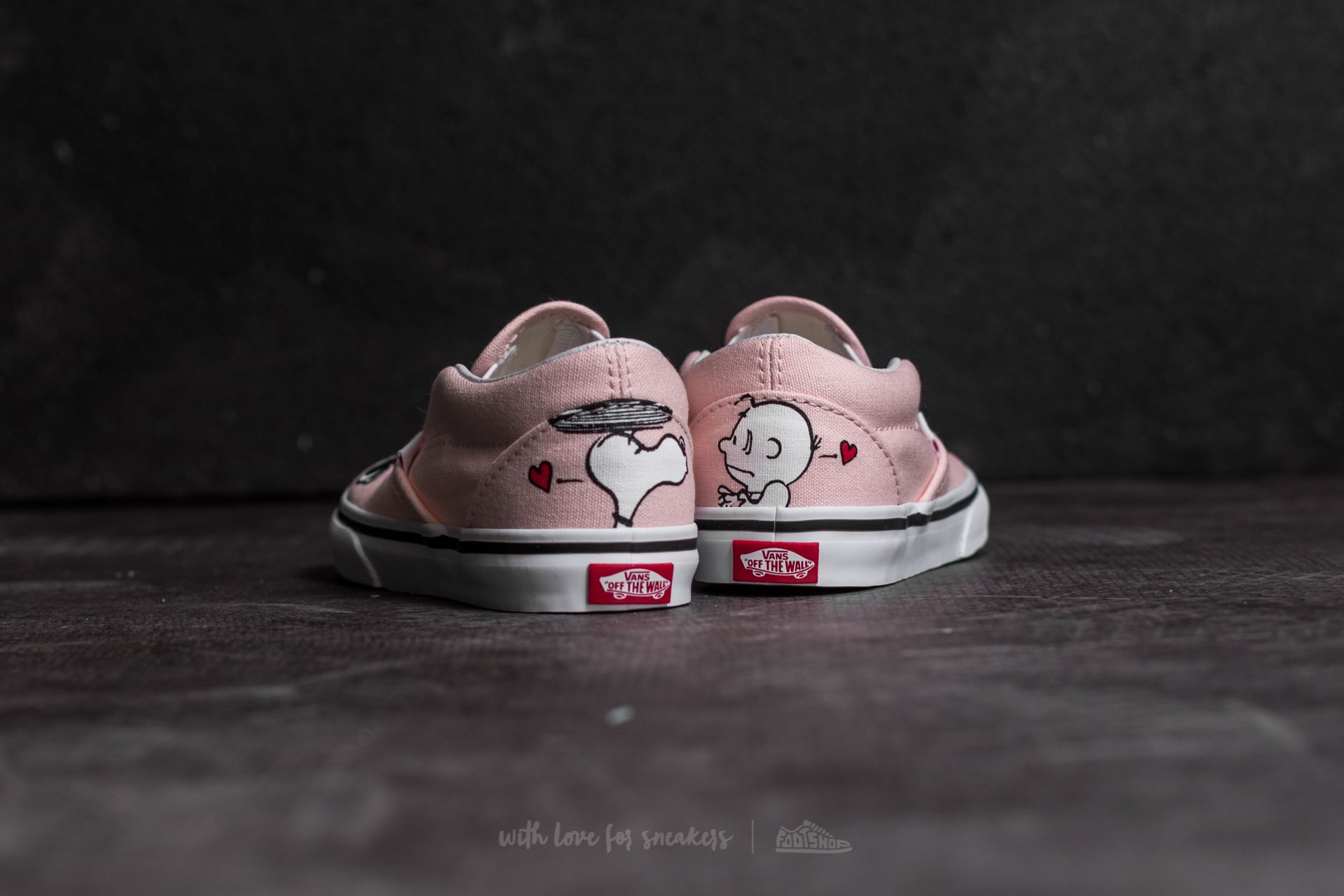 Otroške superge in čevlji Vans x Peanuts Classic Slip-On Smack/ Pearl