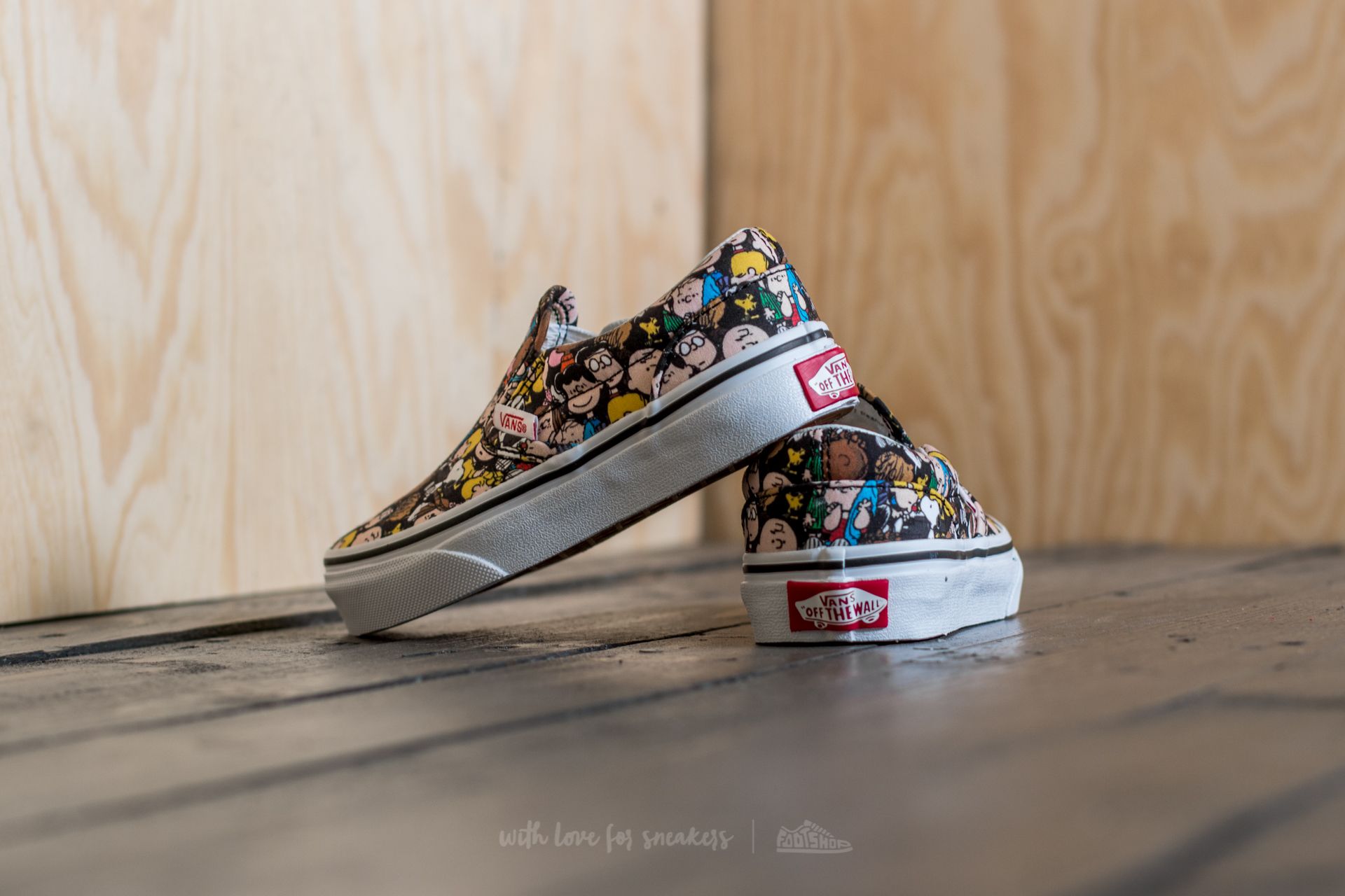 Dětské tenisky a boty Vans x Peanuts Classic Slip-On The Gang/ Black