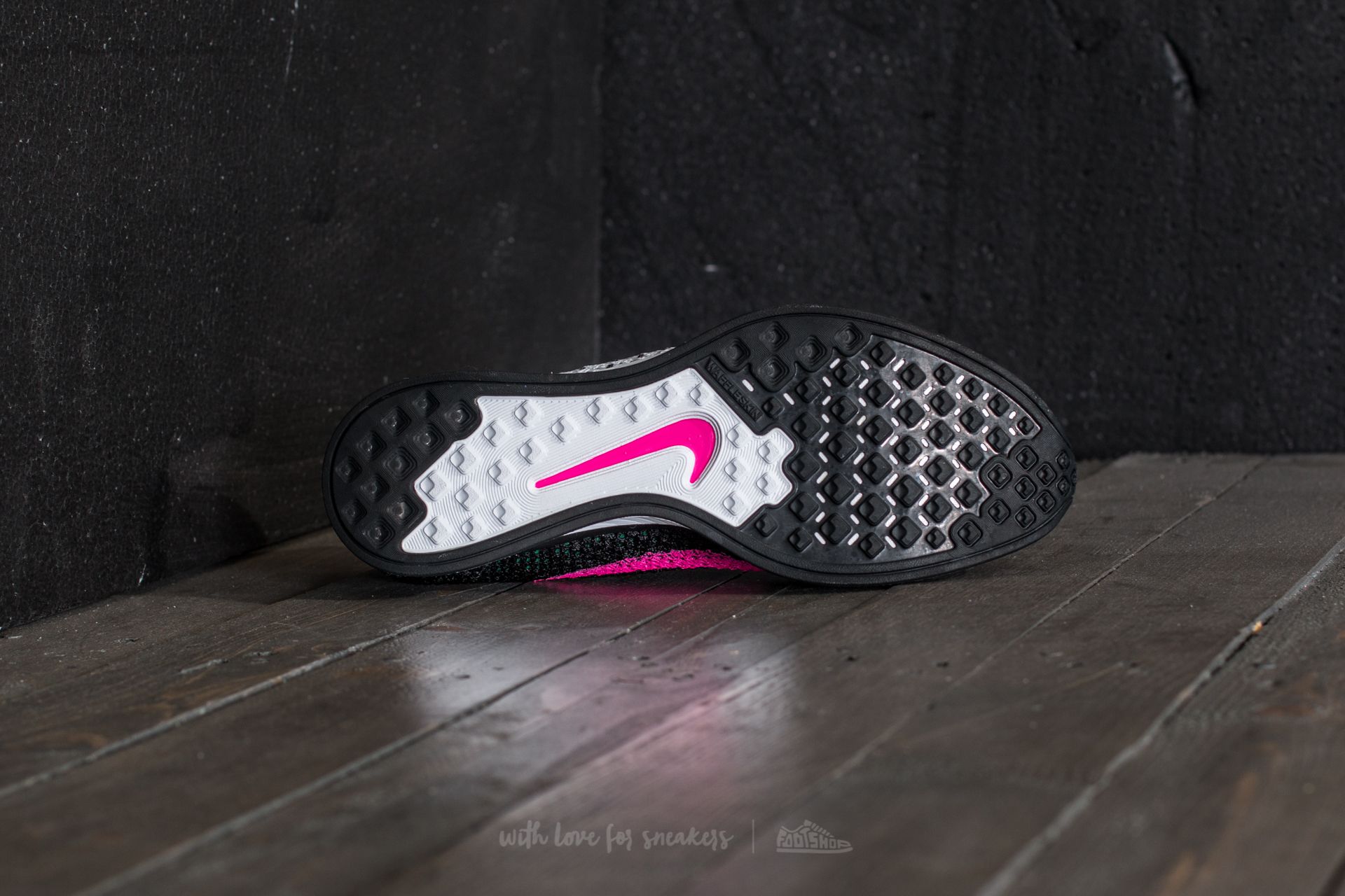 Flyknit on sale racer betrue