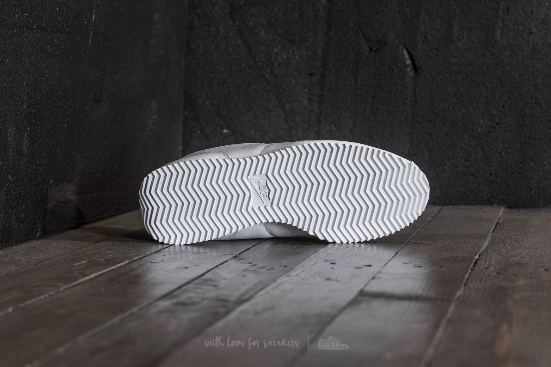 Zapatillas Hombre Nike Cortez Basic Jewel QS TZ White/ Black