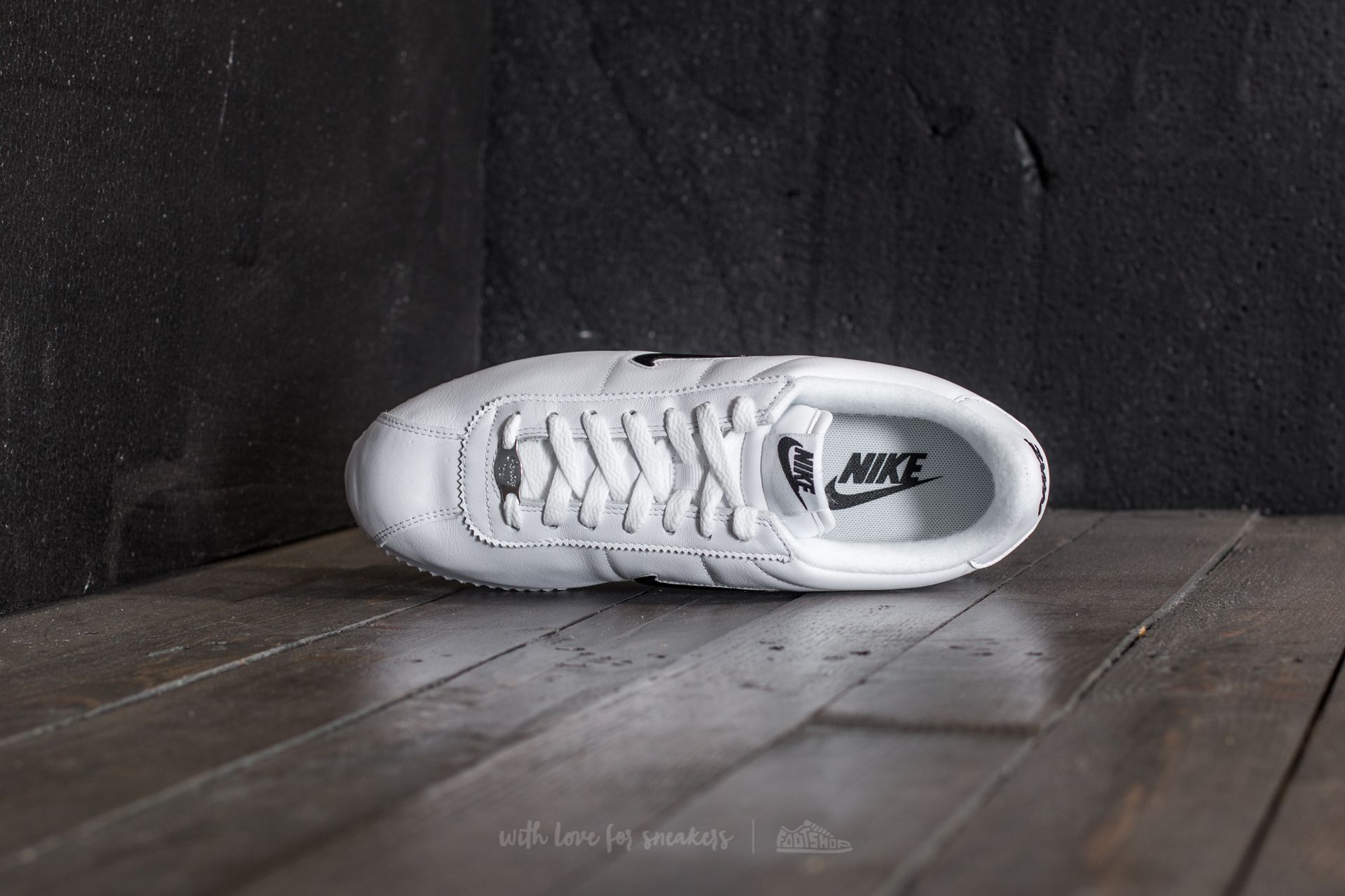 Zapatillas Hombre Nike Cortez Basic Jewel QS TZ White/ Black