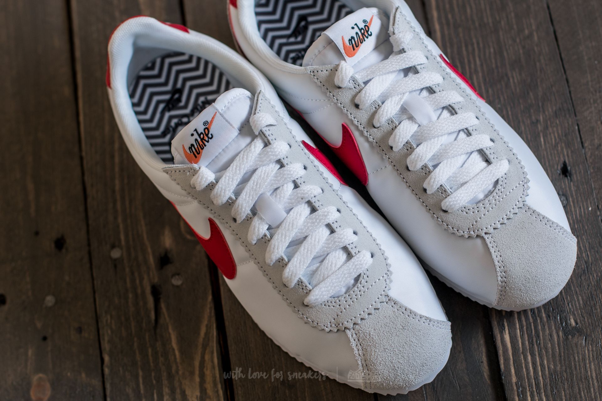 Women s shoes Nike Wmns Classic Cortez Nylon Premium White