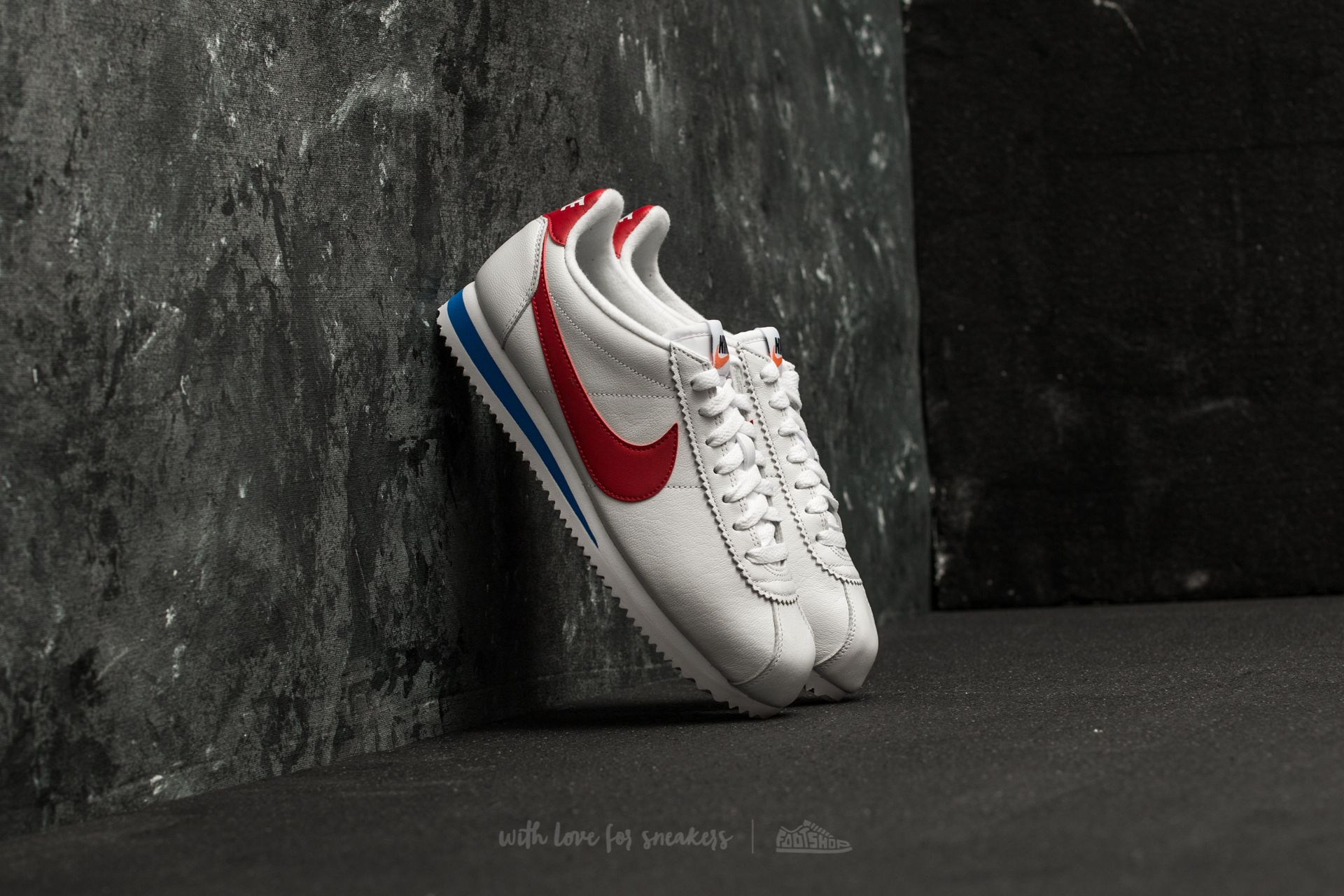 Dámske topánky a tenisky Nike Wmns Classic Cortez Premium White/ Varsity Red