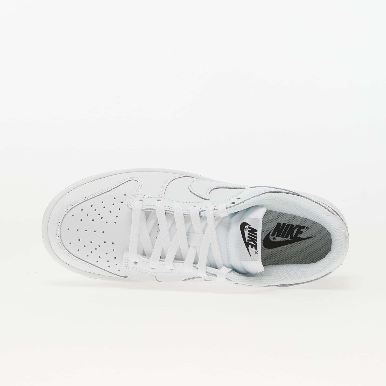 Tenis deals nike white