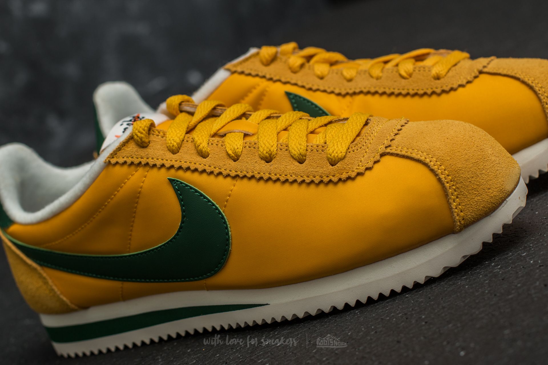 Men s shoes Nike Classic Cortez Nylon Premium Yellow Ochre Gorge Green Sail Footshop
