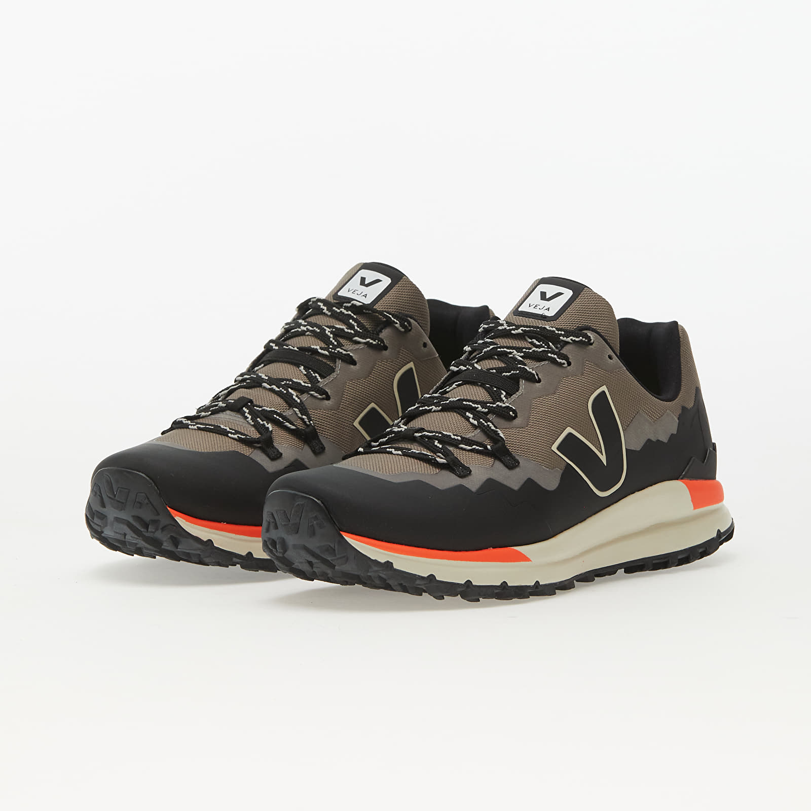 Încălțăminte și sneakerși pentru bărbați Veja Fitz Roy Trek Shell Basalte/ Black