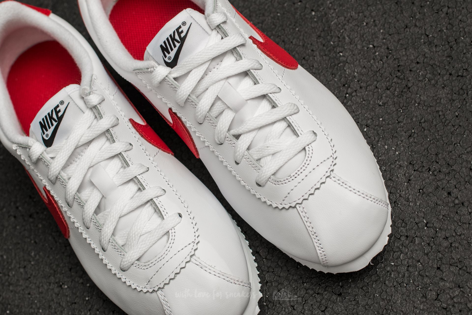 Women's shoes Nike Classic Cortez Leather SE (GS) White/ Varsity