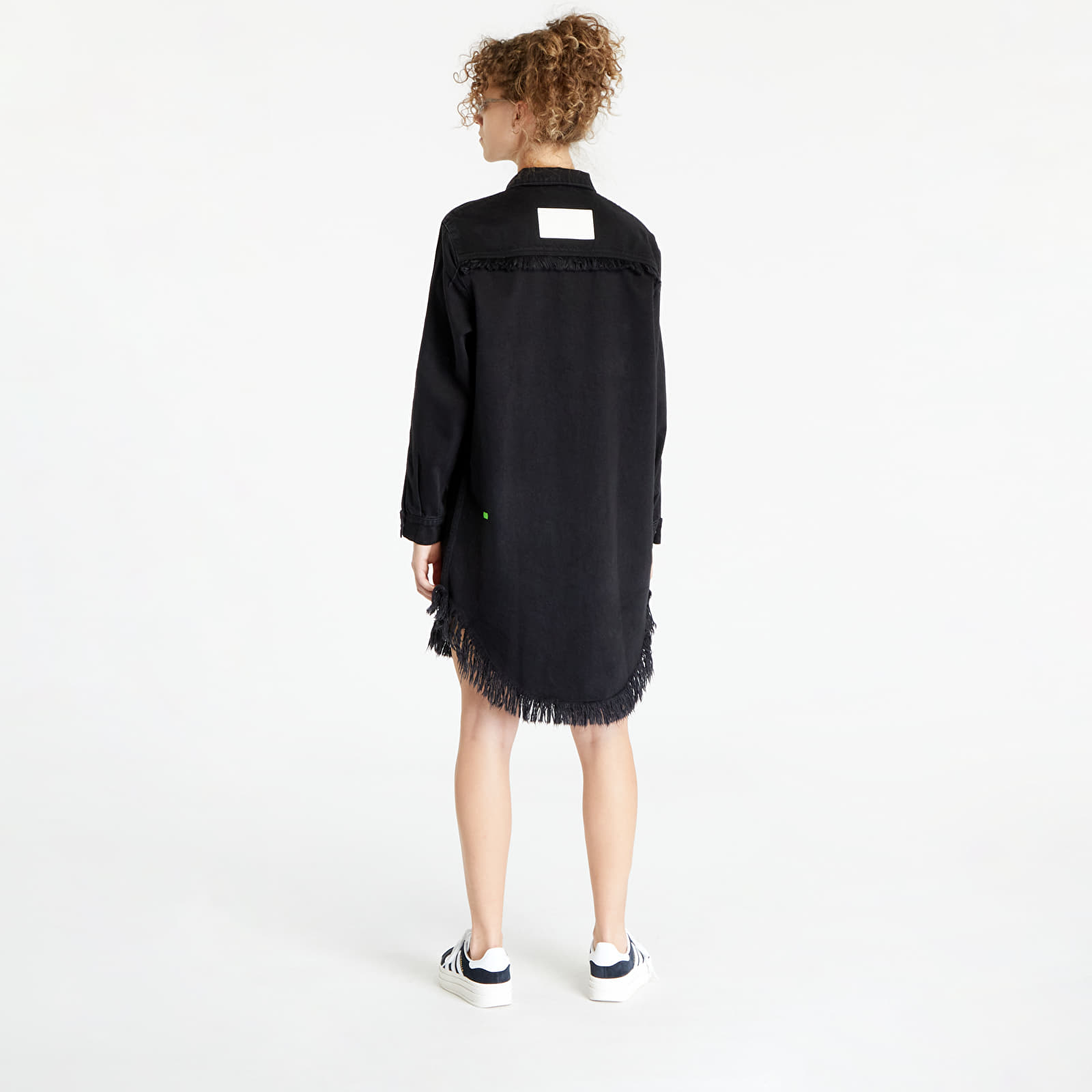 Kjole adidas Originals x KSENIASCHNAIDER Denim Shirt Dress Black Denim