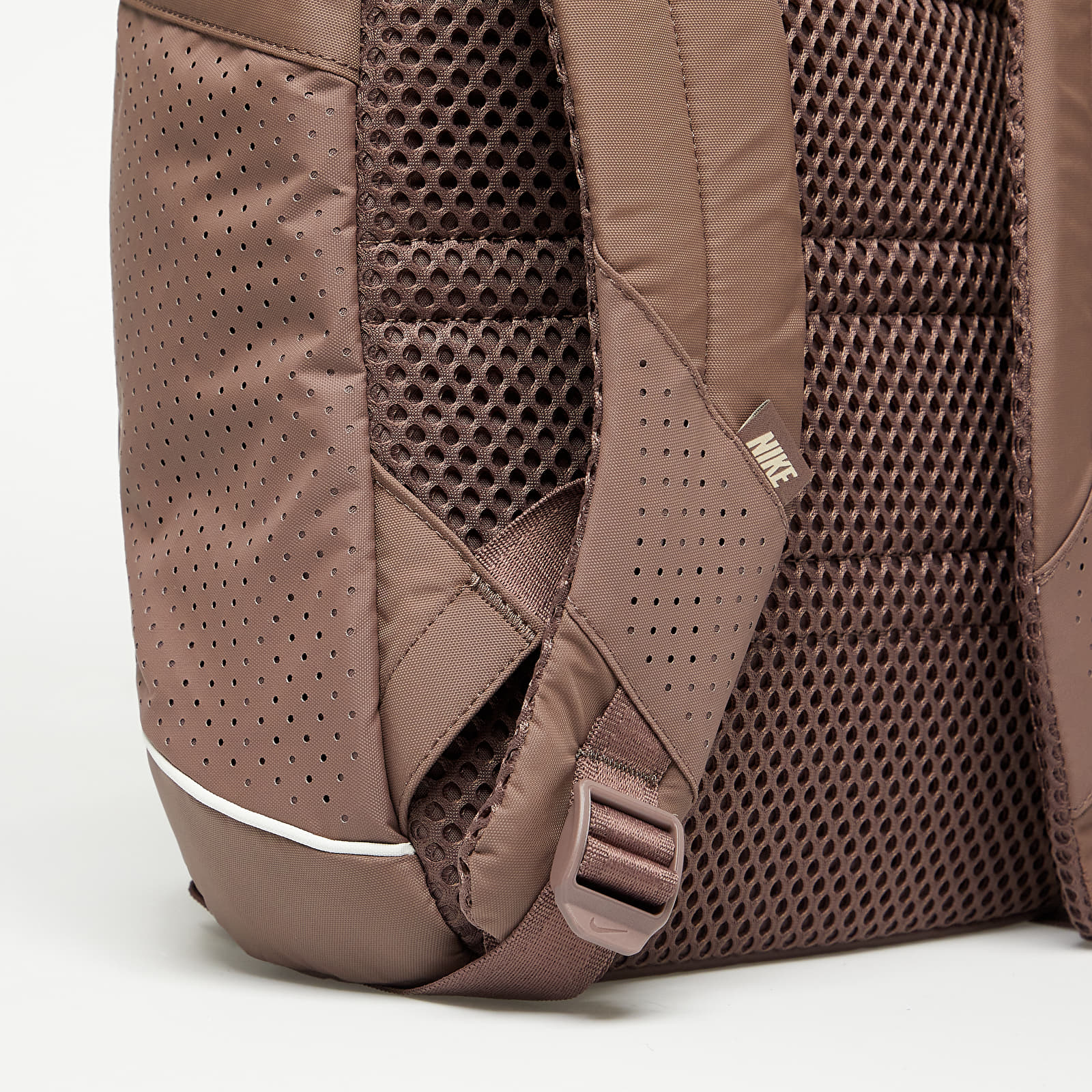 Zaini Nike Sportswear Essentials Backpack Plum Eclipse/ Sail/ Sand Drift