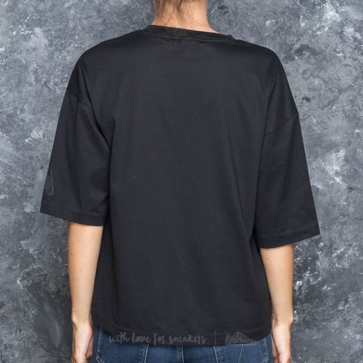 nikelab essentials tee