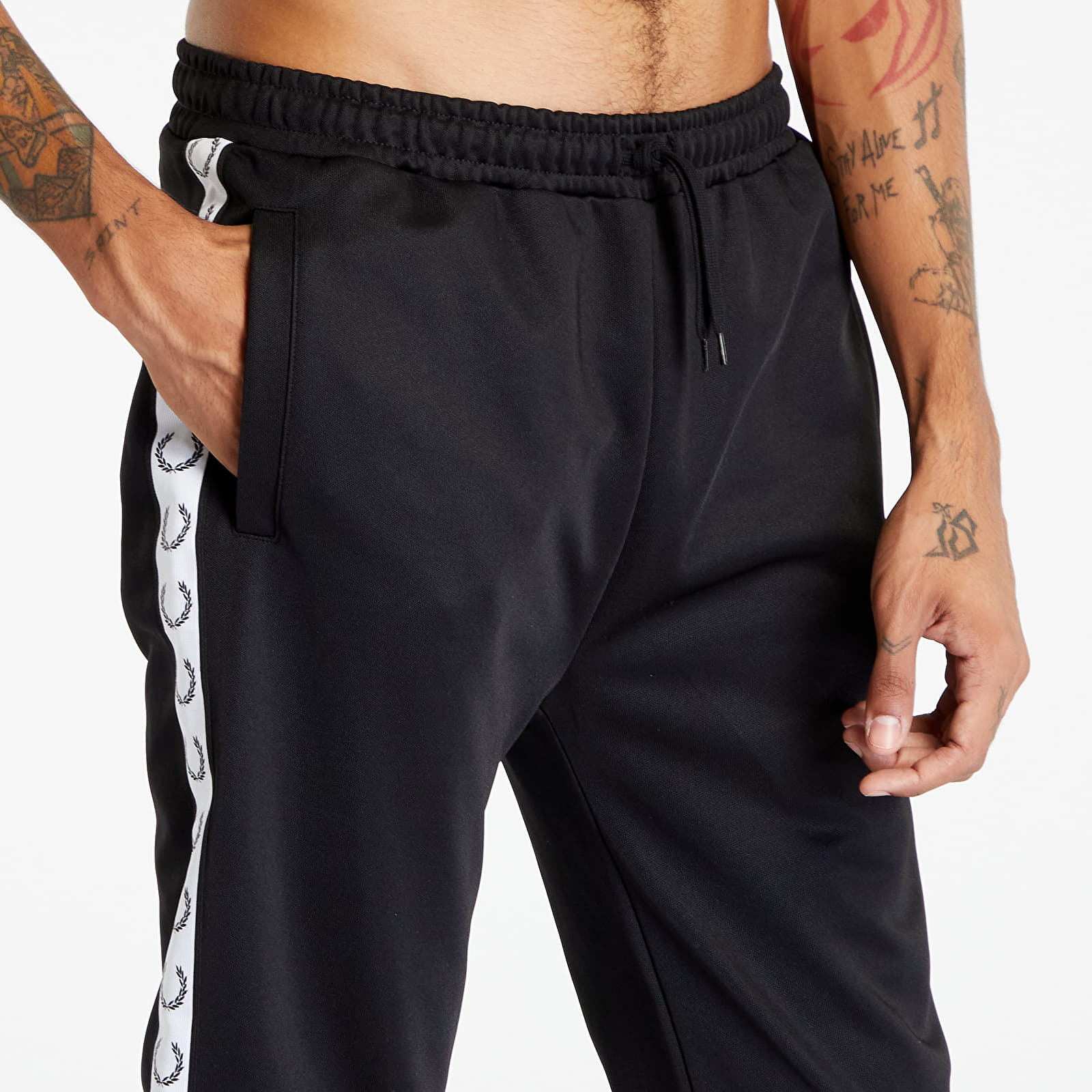 Pantaloni Fred Perry Taped Track Pant Black - 1 | YEO