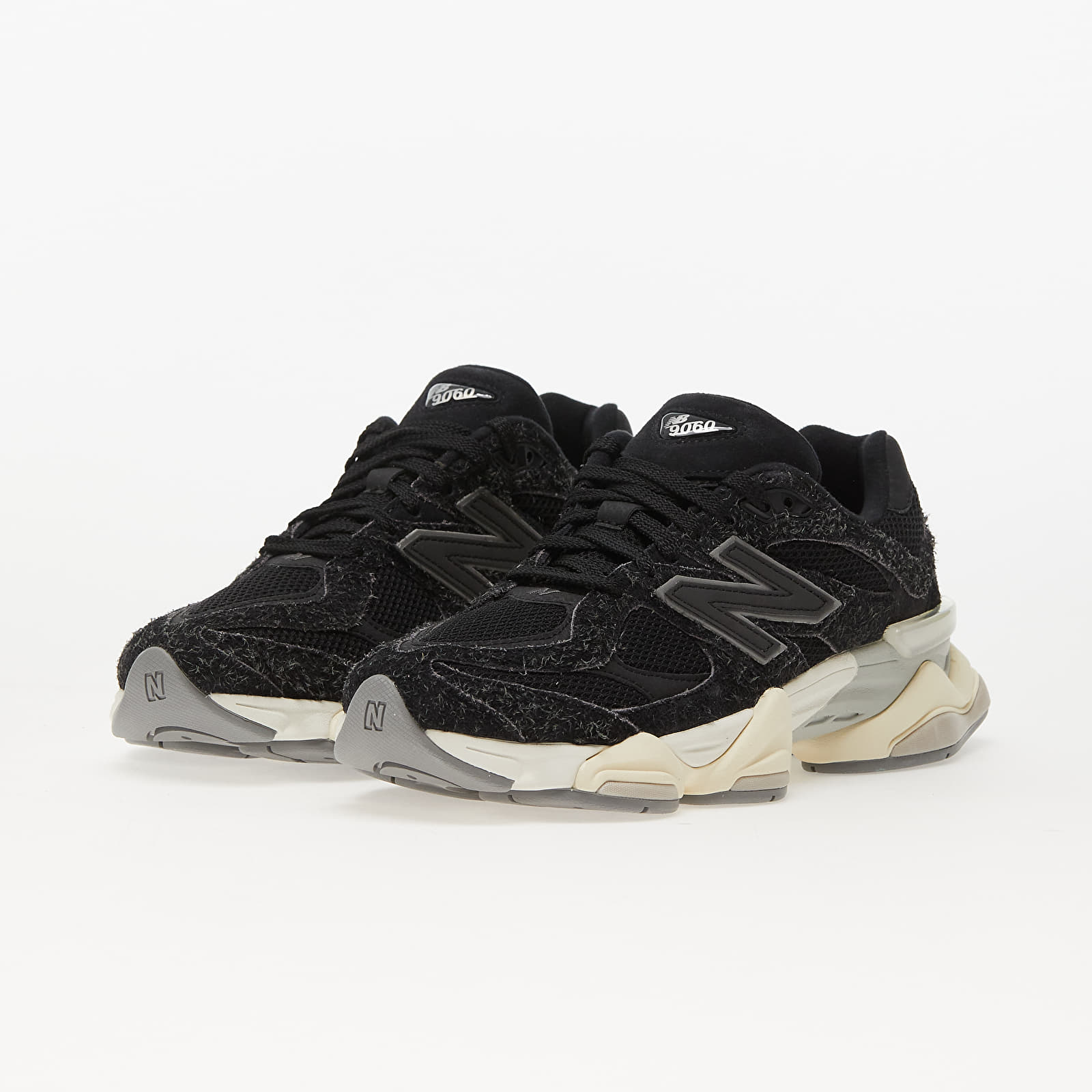 Meeste kingad New Balance 9060 Black