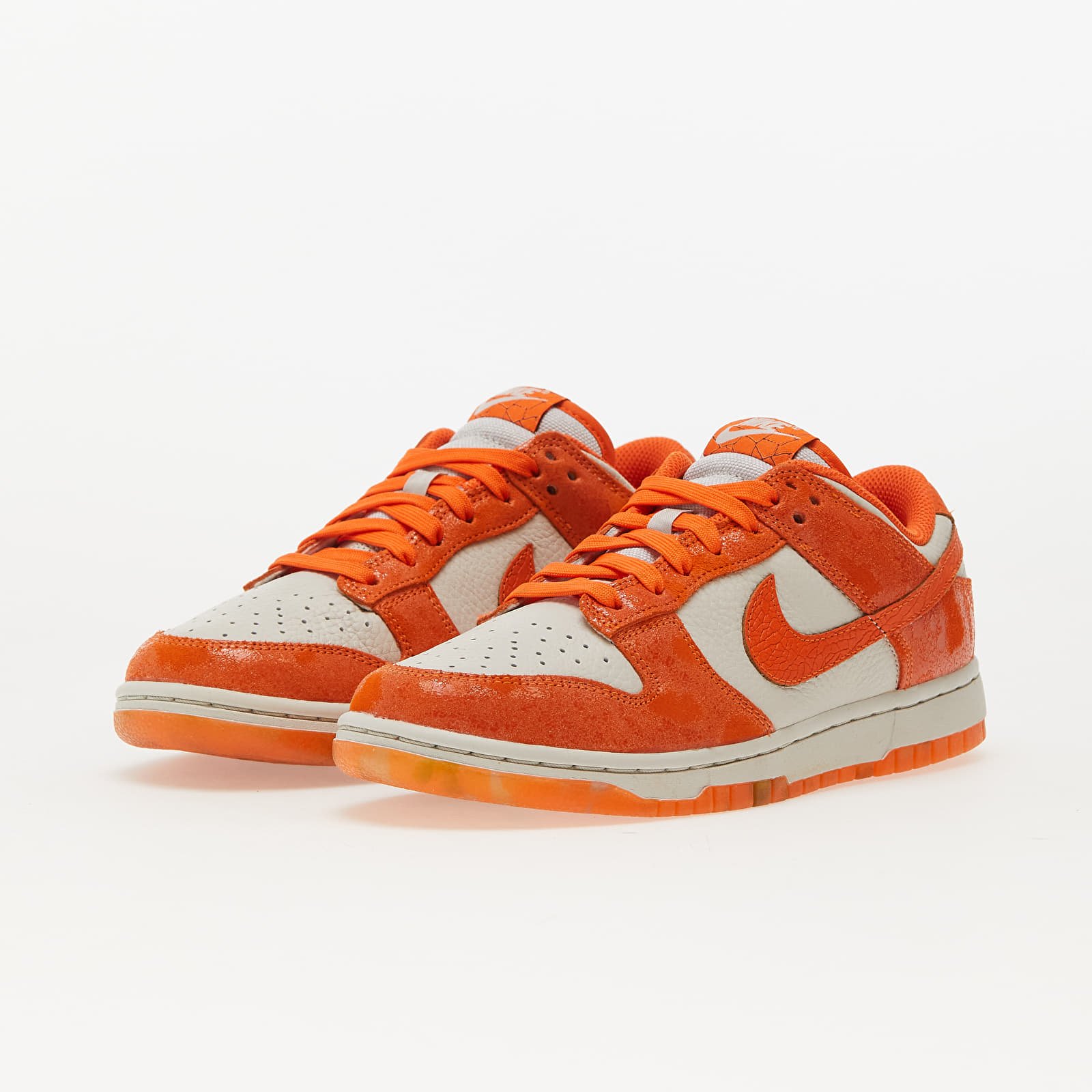 Light orange nike clearance shoes