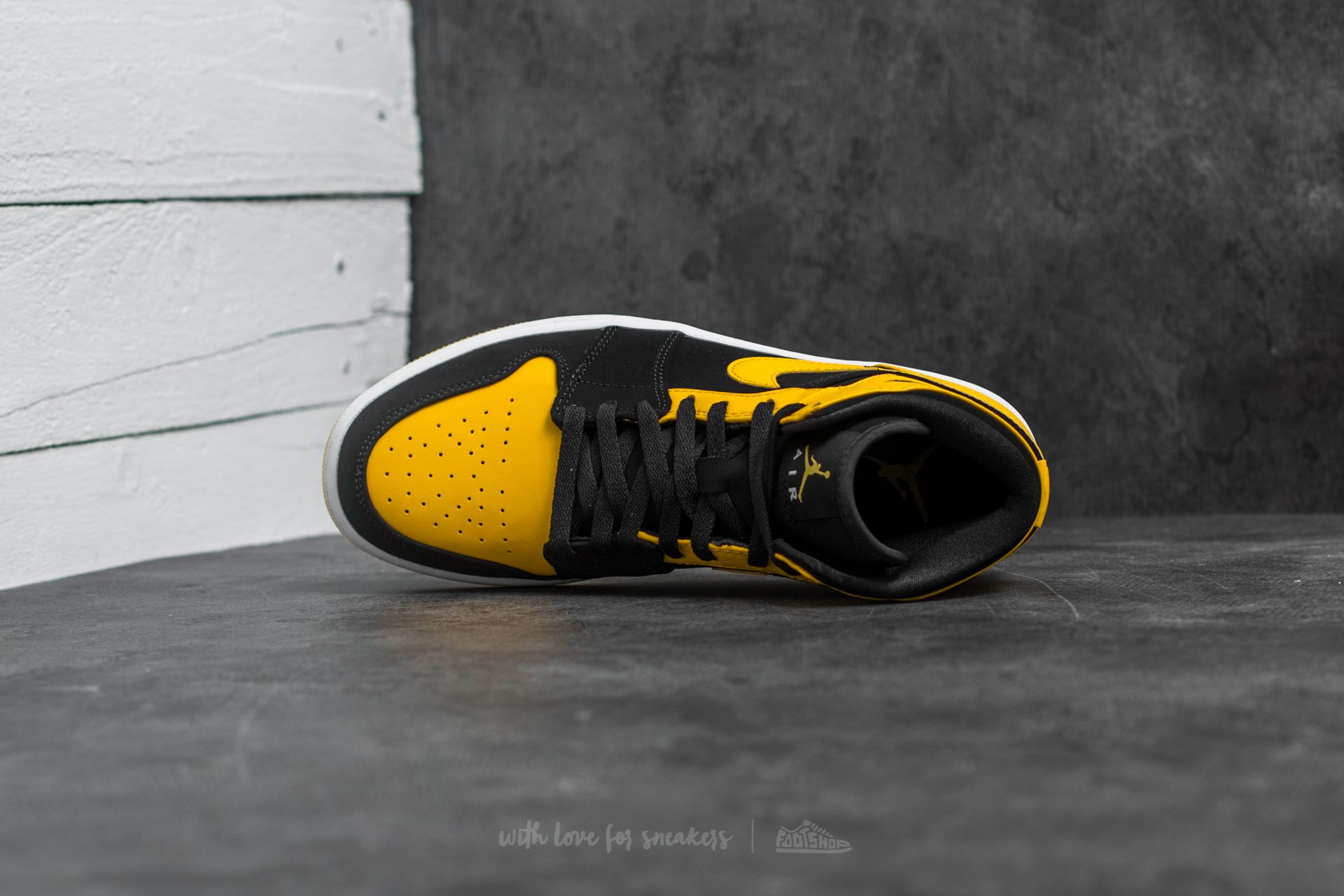 Scarpe uomo Air Jordan 1 Mid Black/ Varsity Maize-White