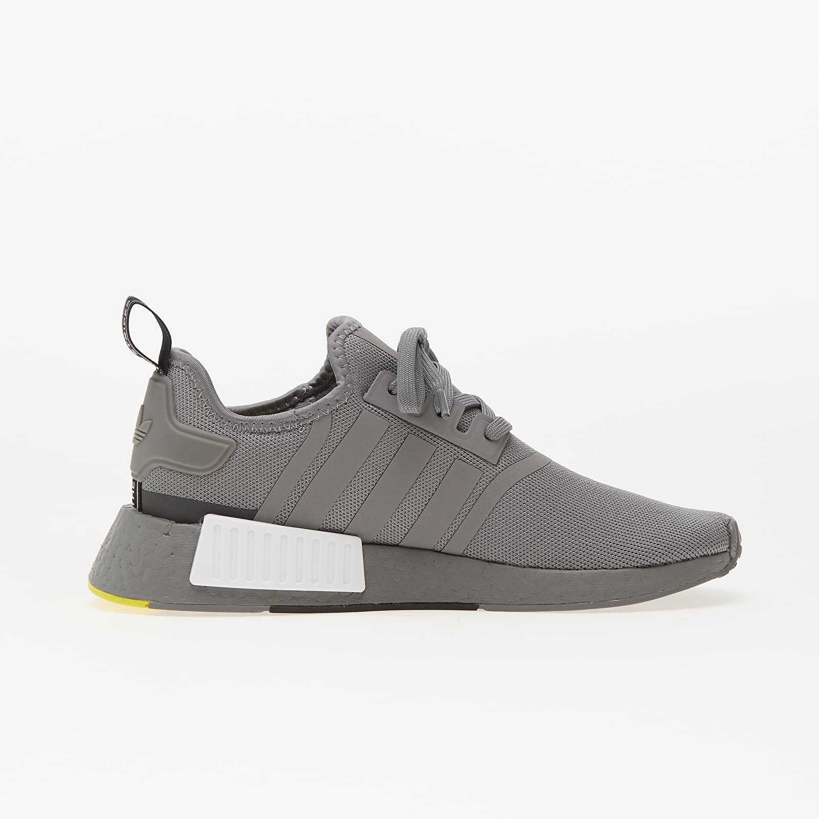 Adidas nmd r1 hot sale triple grey