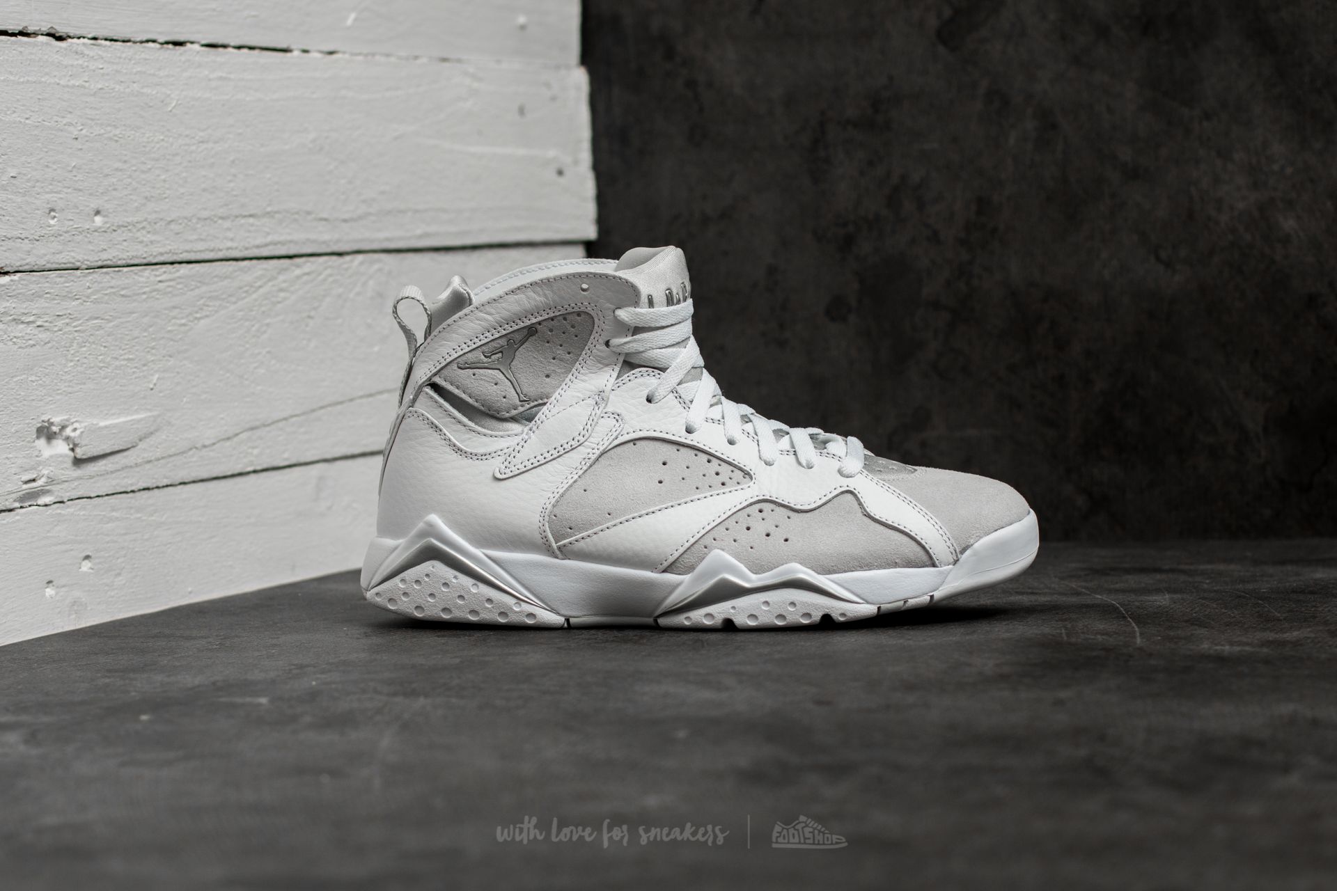 Men s shoes Air Jordan 7 Retro White Metallic Silver Footshop