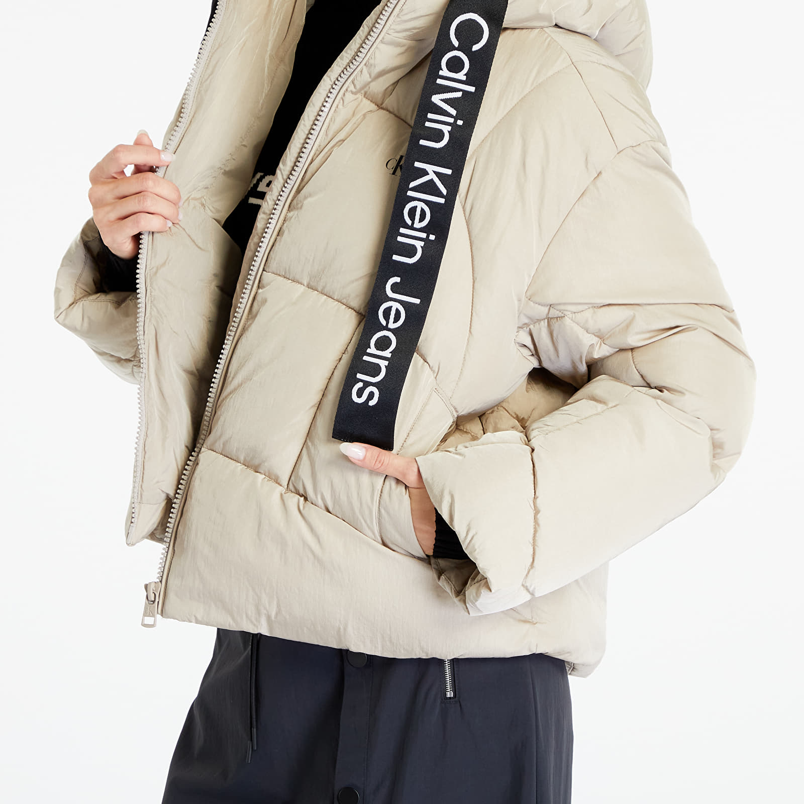 Calvin klein jeans womens clearance oversized logo puffer jacket