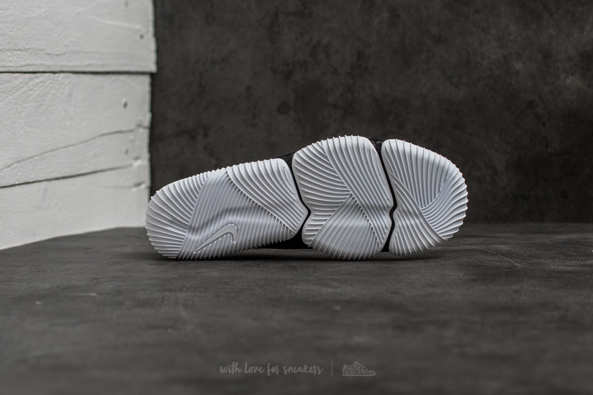 Miesten kengät Nike Aqua Sock 360 Black/ Black-White-White