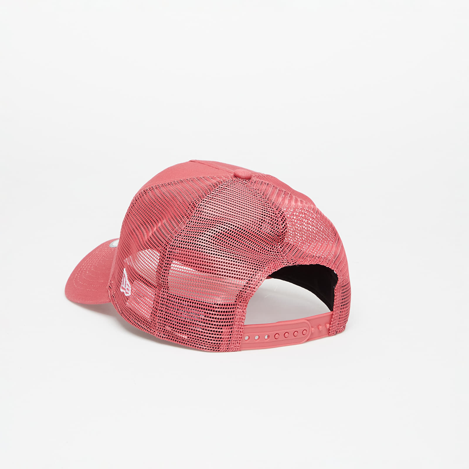 Шапки New Era New York Yankees League Essential Trucker Cap Pink