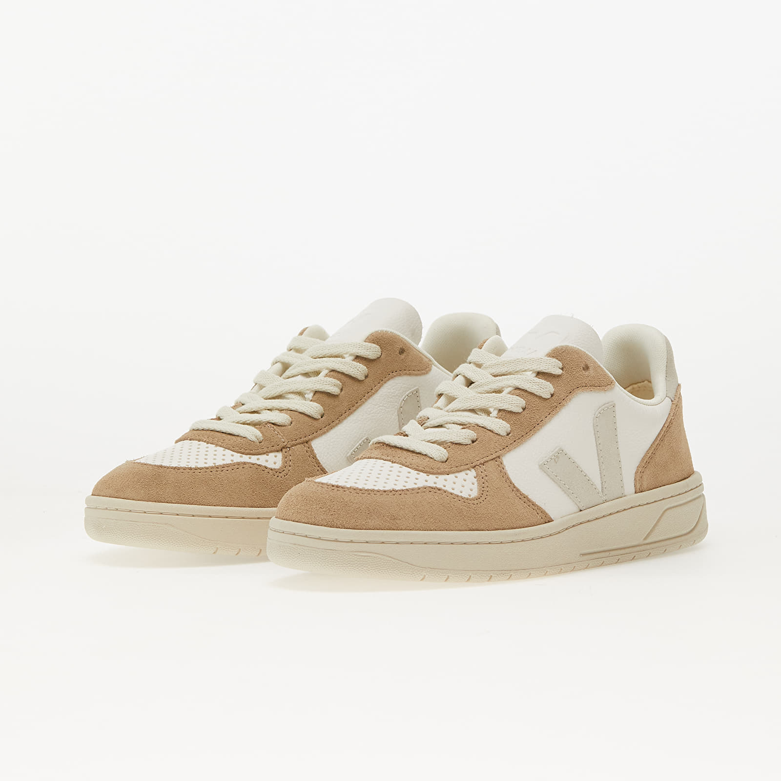 Veja hot sale white natural