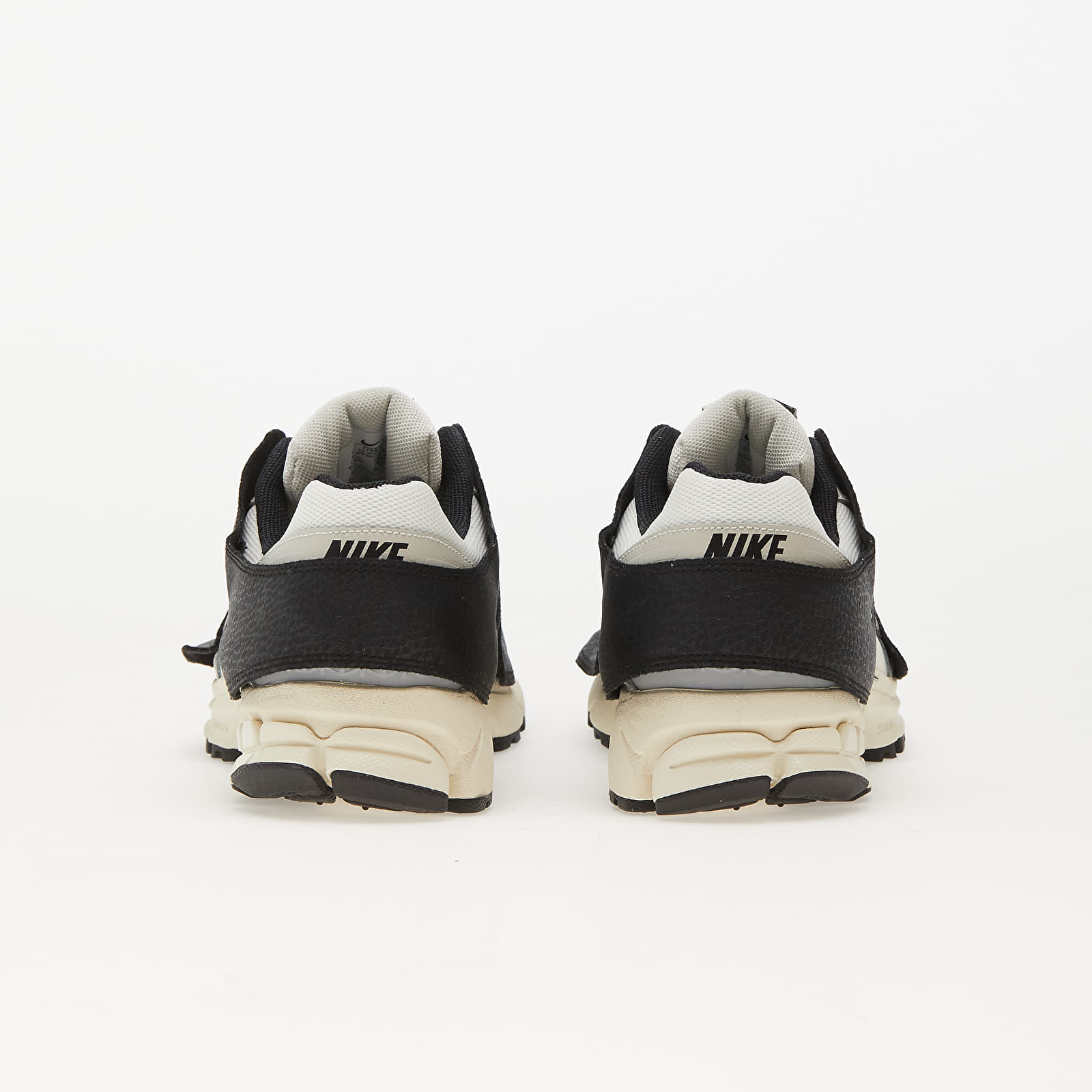 Dámske topánky a tenisky Nike W Zoom Vomero 5 Premium Sail/ Black-Light Bone-Wolf Grey