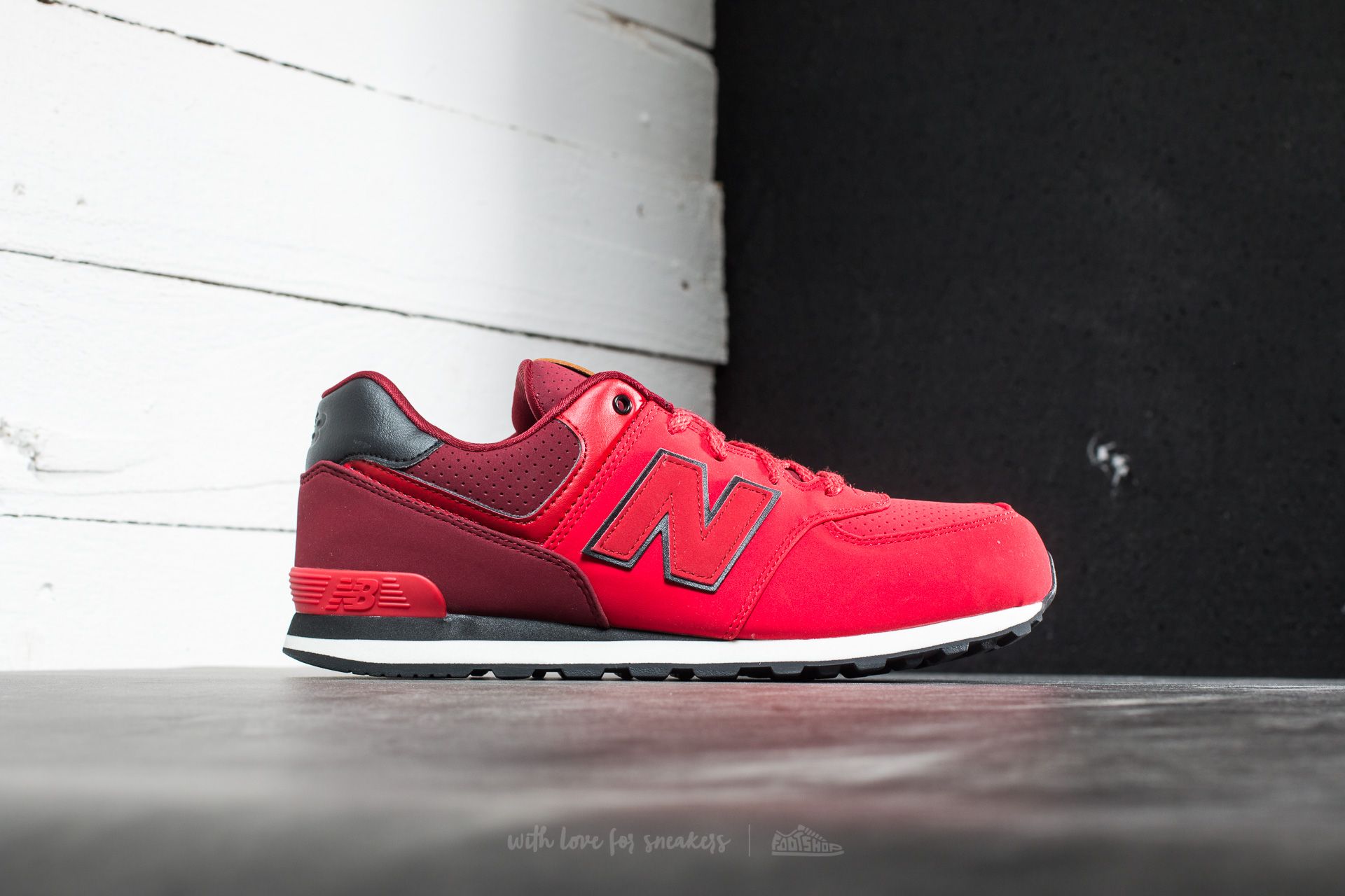 Zapatillas mujer New Balance 574 Red