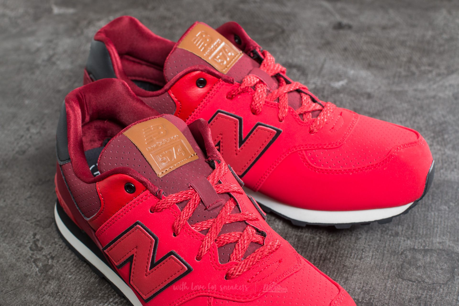 Zapatillas mujer New Balance 574 Red