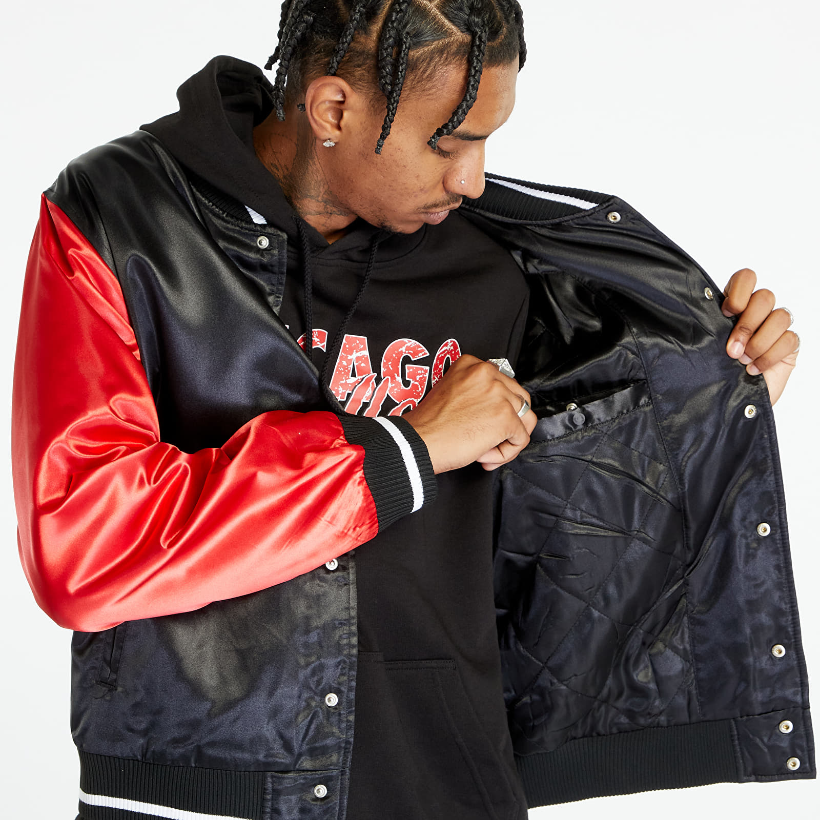 Bomber jakne  New Era NBA Satin Bomber Chicago Bulls Black/ Front Door Red
