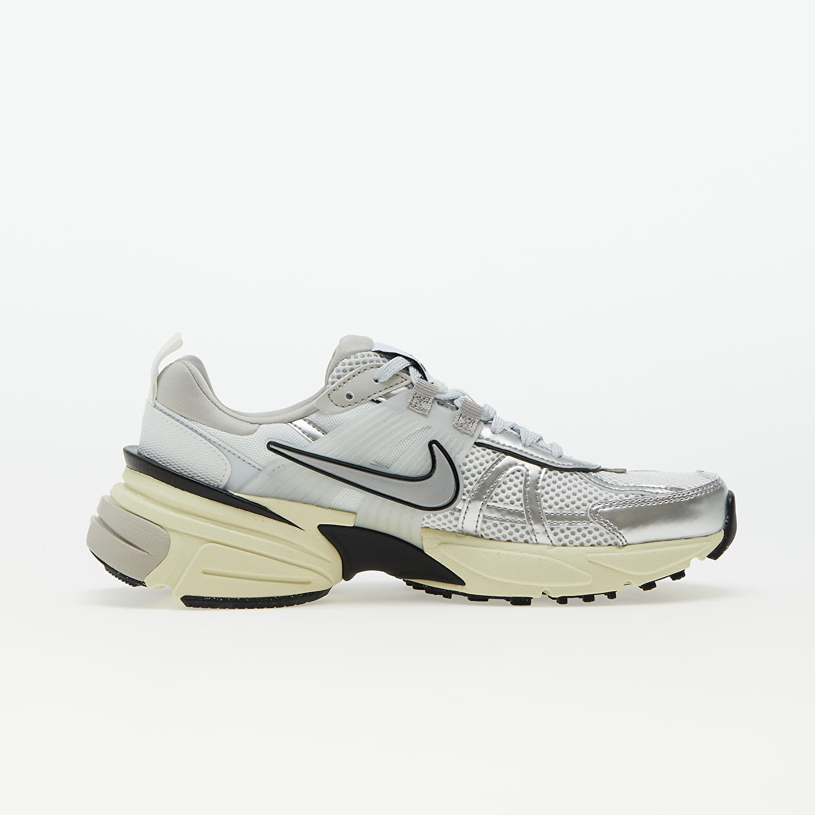 Damesko Nike V2K Run Summit White/ Metallic Silver