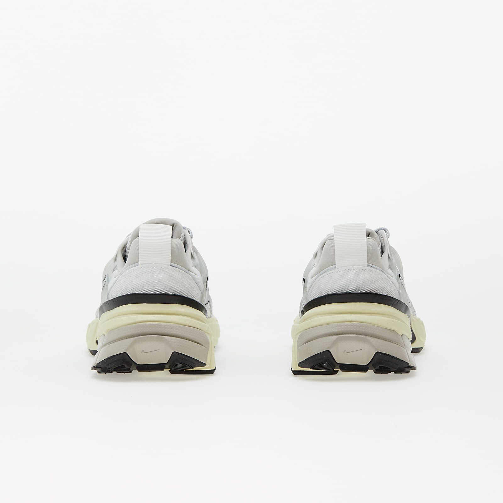 Damesko Nike V2K Run Summit White/ Metallic Silver