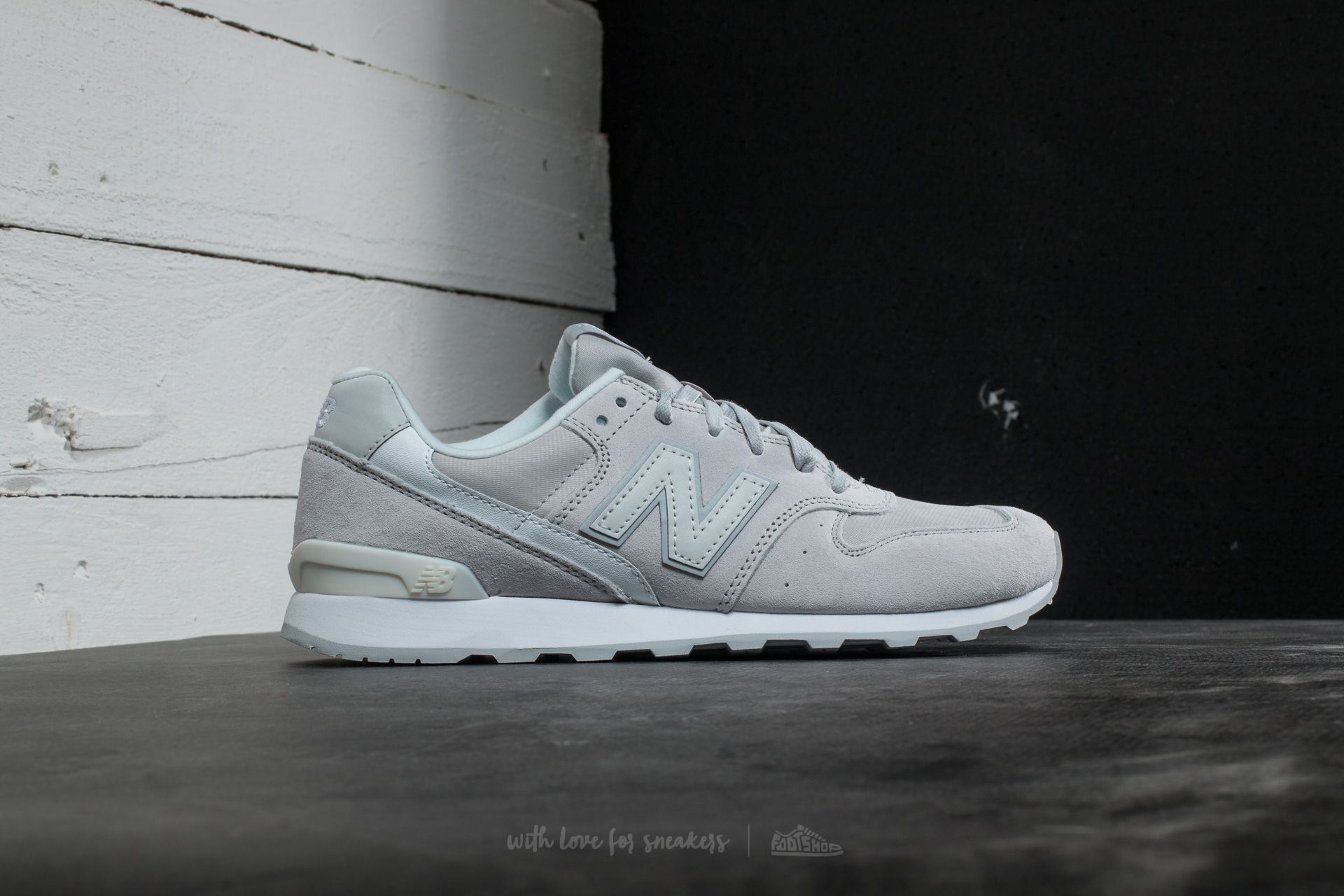 New balance shop wr996cgw