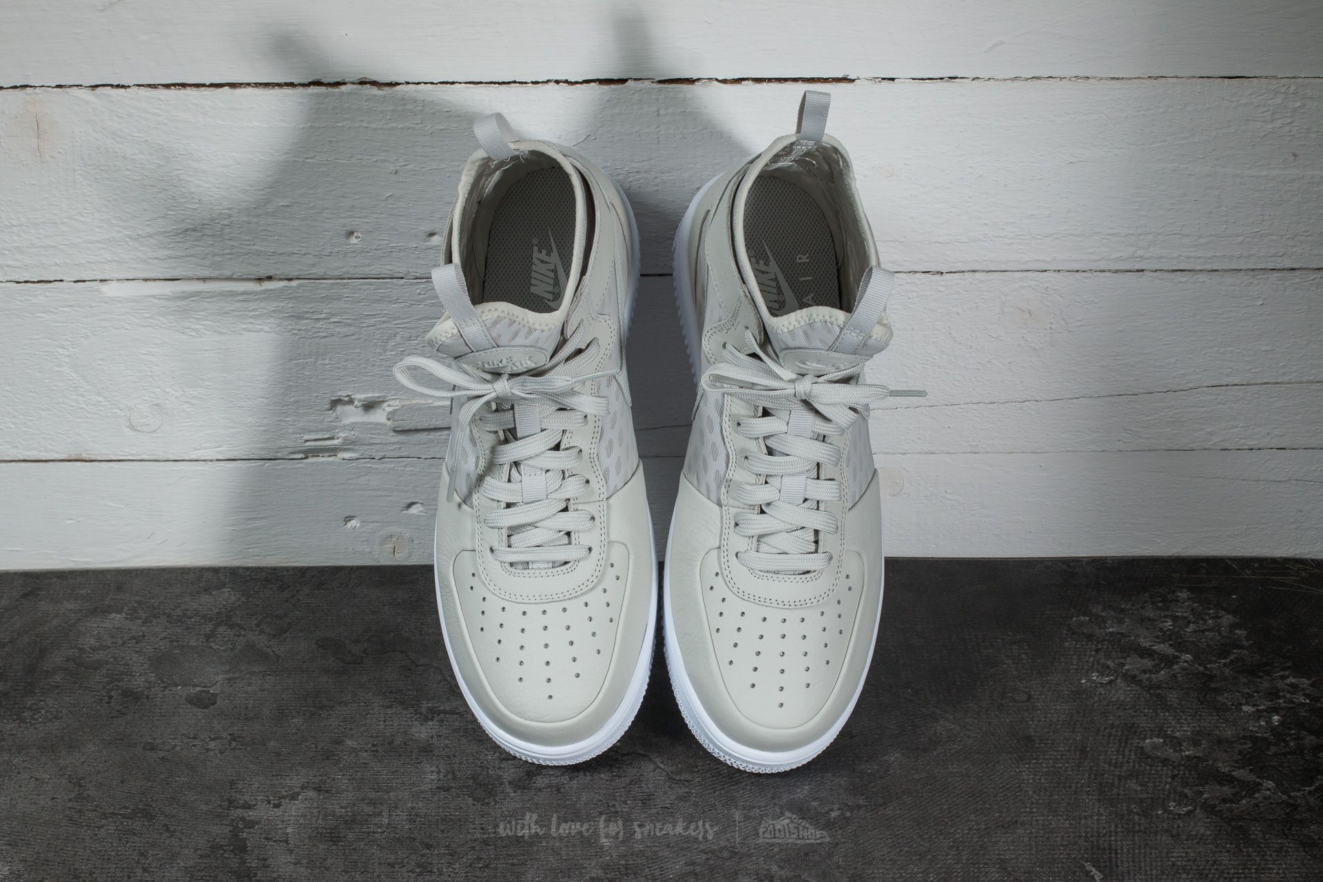 Nike air force 1 mid no strap clearance