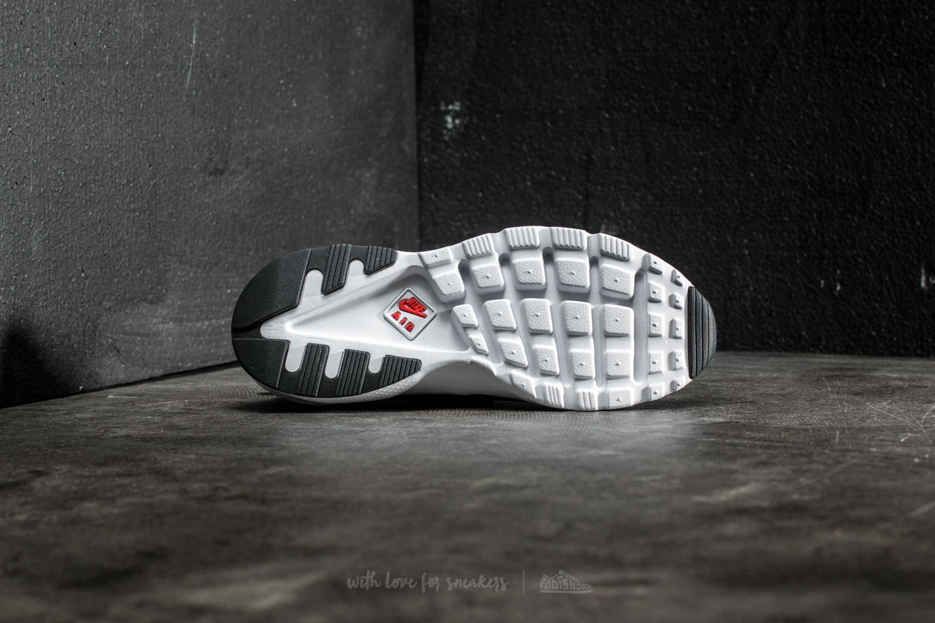 Sko til kvinder Nike Air Huarache Run Ultra GS Black/ Max Orange-White