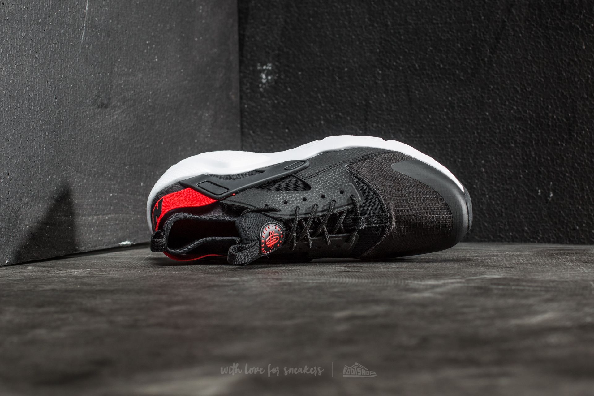 Sko til kvinder Nike Air Huarache Run Ultra GS Black/ Max Orange-White