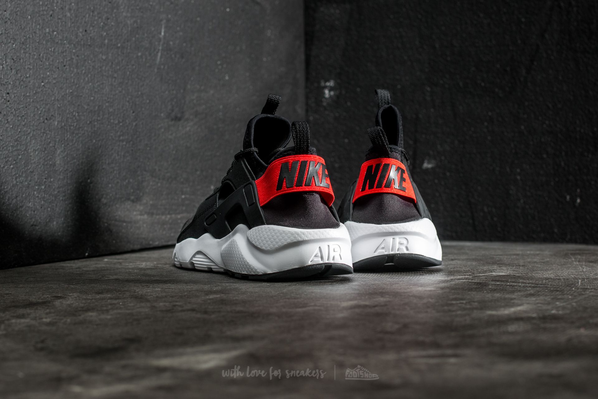 Sko til kvinder Nike Air Huarache Run Ultra GS Black/ Max Orange-White