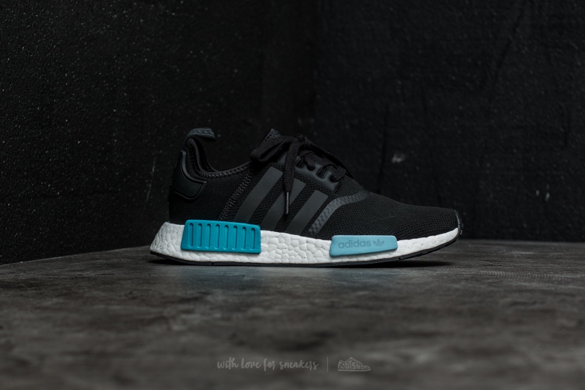 Adidas nmd womens cheap black and blue