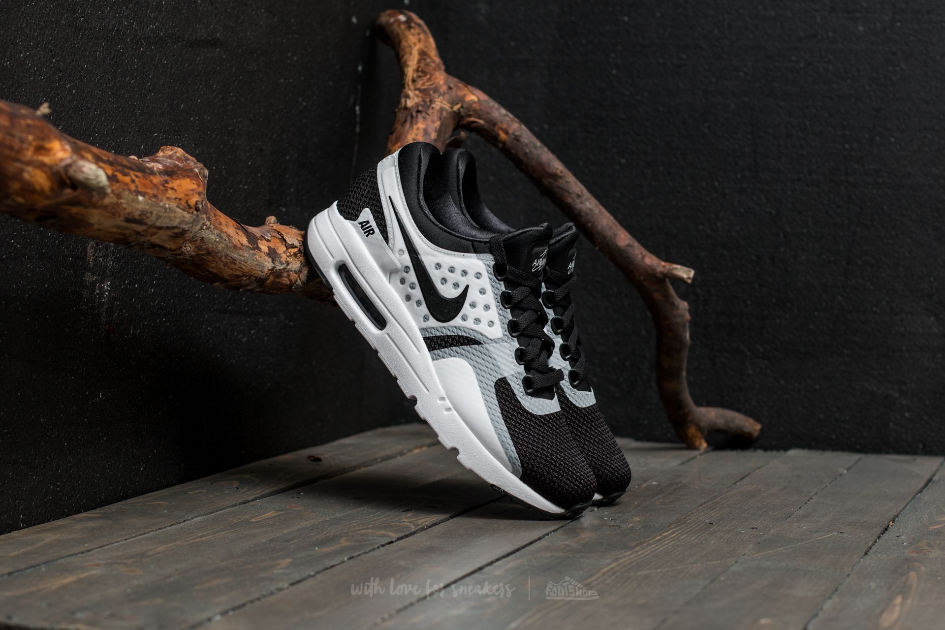 Nike air max zero essential black and white clearance