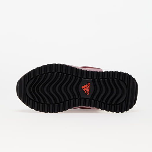 Solid outlet red pumas