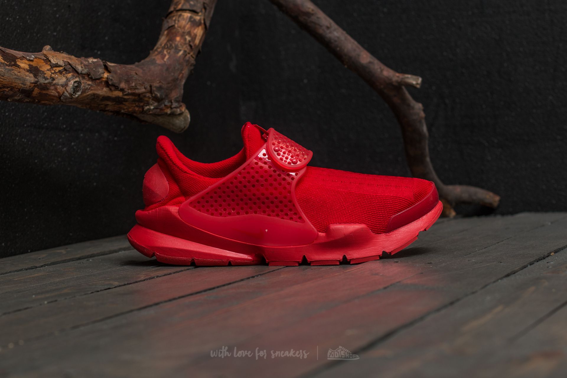 Nike sock sales dart triple red